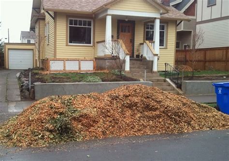 Jun 27, 2023 · If ChipDrop isn’t your vibe or you’re worried about 10 yards of chips in your yard, you can call local arborists and get on their lists—they’re always looking to offload chips as well ... 